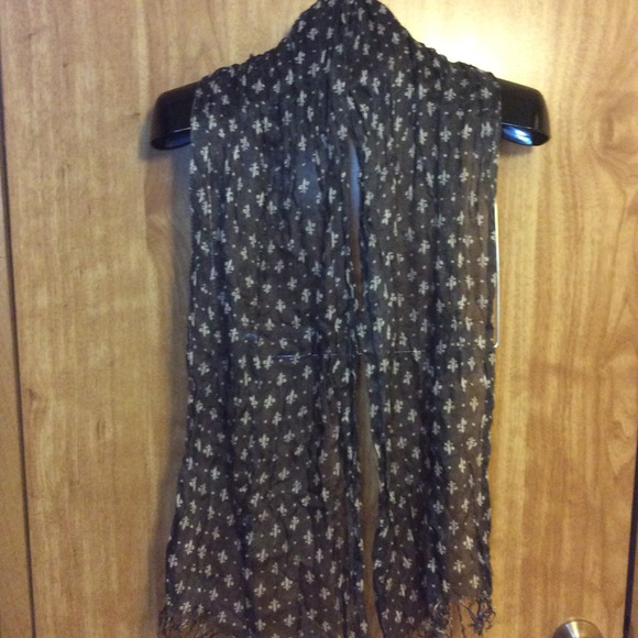 Two scarf bundle. - Picture 3 of 3